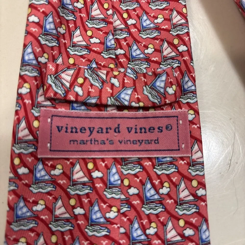 Vineyard Vines Sailboat Men's Silk Tie Red Multicolor Preppy Nautical Coastal